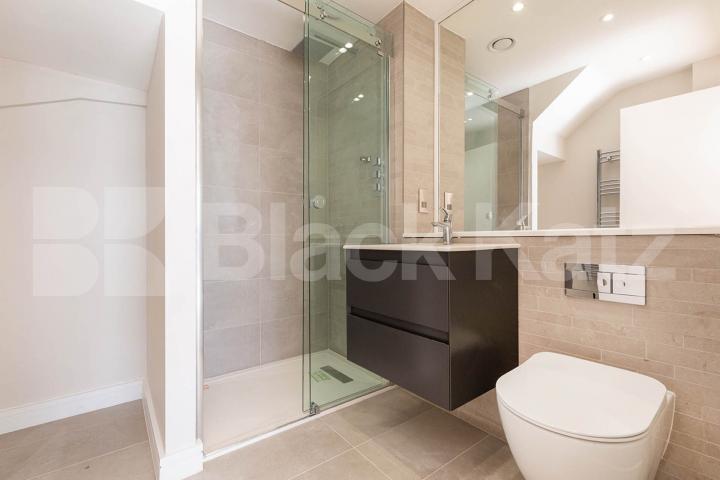 1,266 square foot Penthouse two bedroom and two bathrooms with a 180 degree view Tottenham Lane, Crouch End